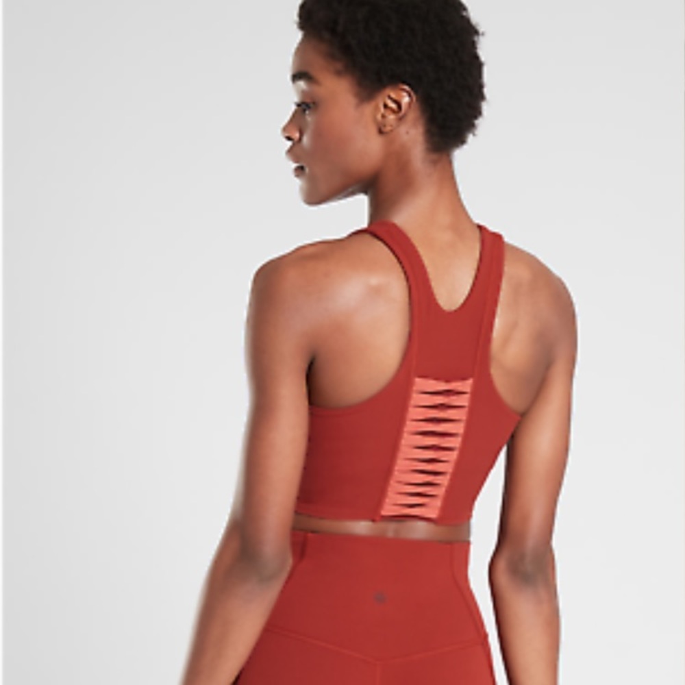 Athleta Conscious Twist Crop in Powervita(TM) A-C